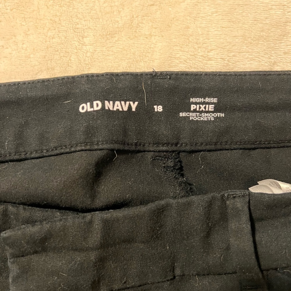 Old Navy High-Waisted Pixie Skinny Ankle Pants - Picture 4 of 4